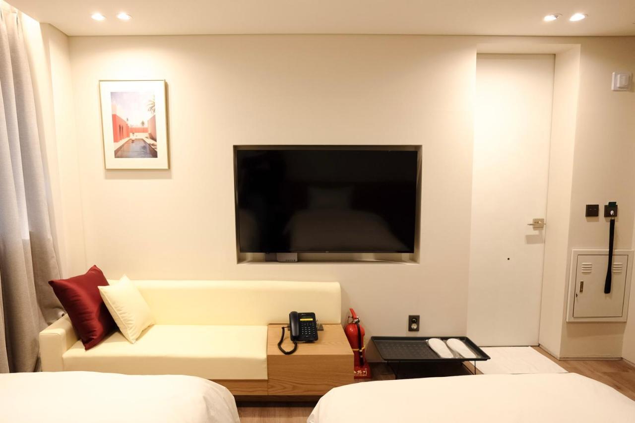 Eden Foret Hotel Chungju Dış mekan fotoğraf